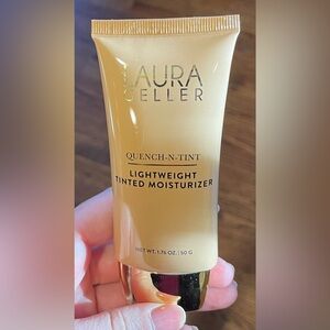 Medium / Deep Laura Gellar Quench N Tint Foundation